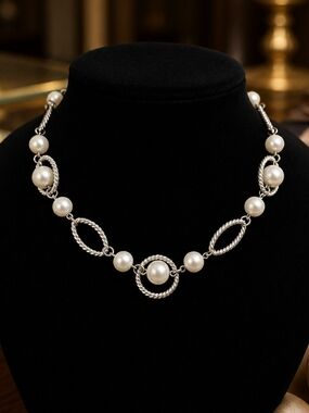 Elegant Faux Pearl and Silver Rope Link Necklace - White Pearls